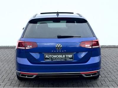 VW Passat Passat Variant 2.0 TDI R line /Led/Pano/App/ (2022) - Foto 6