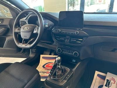 Ford Focus Lim. ST-Line (2021) - Photo 10
