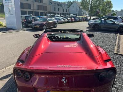 Ferrari 812 GTS GTS (2023) - Photo 8