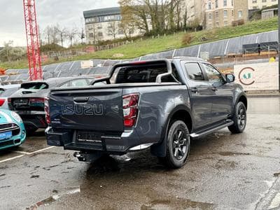 Isuzu D-Max Double Cab V-CROSS 1.9 D 163 4x4 (2026) - Photo 6