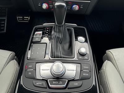Audi A6 3.0 V6 S-Line (2016) - Photo 12
