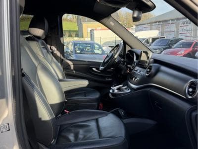 Mercedes V 250 D AMG LINE 7 SITZE CUIR NAVI 1 HAND (2019) - Photo 3