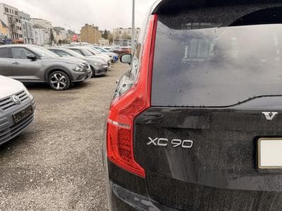 Volvo XC90 B5 AWD 235 R Design (2021) - Photo 10