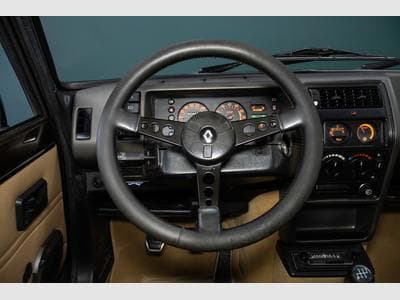 Renault R5 TURBO 2 *FULLY RESTORED* (1983) - Photo 10
