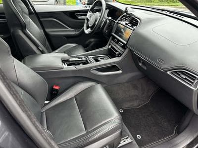 Jaguar F-Pace R Design (2019) - Photo 10