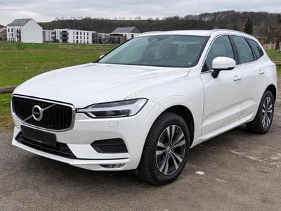 Volvo XC60 Momentum D4 2WD (2020) - Photo 1