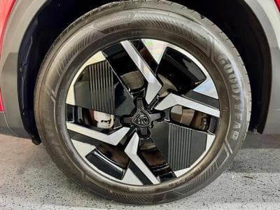 Peugeot 2008 (2024) - Foto 3