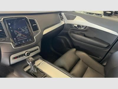 Volvo XC90 Momentum AWD (2019) - Photo 9