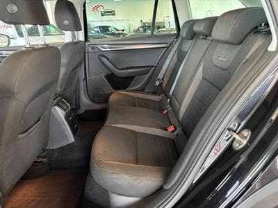 Skoda Octavia Scout 4x4 (2019) - Photo 12