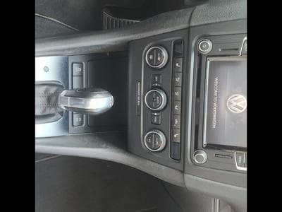 VW Golf 2.0 TDI 150CV blanc nacré cabriolet (2016) - Photo 10