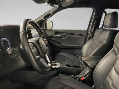 Isuzu D-Max V-CROSS (2024) - Photo 4