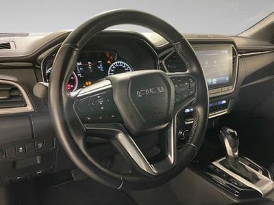 Isuzu D-Max V-CROSS (2024) - Photo 8