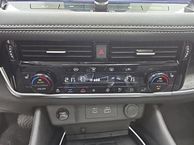 Nissan X-Trail 1.5 VC-T E-Power 204 AUTO Tekna (2025) - Photo 10