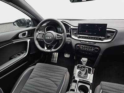 Kia Ceed 1.5 T-GDi 140 DCT GT-Line (2026) - Foto 8