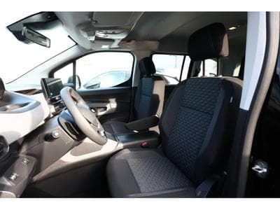 Peugeot Rifter 1.5 BlueHDI 130 EAT8 L1 GT (2025) - Photo 7