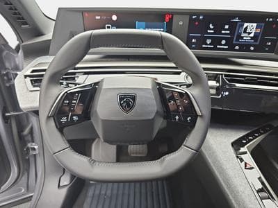 Peugeot 3008 1.2 Hybrid 145 E-DSC6 Allure (2025) - Photo 13