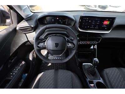 Peugeot 208 1.2 PureTech 101 Allure (2025) - Photo 6