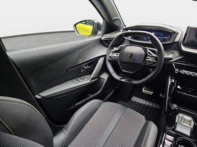 Peugeot 208 1.2 PureTech Hýbrid 110 E-DSC6 GT (2025) - Photo 8