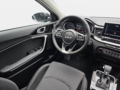 Kia Ceed 1.5 T-GDi 140 DCT Ultimate Edition (2026) - Photo 8