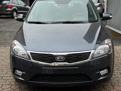 Kia Ceed (2012) - Photo 1