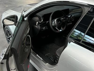 Mercedes CLA 250 AMG Line (2023) - Photo 11