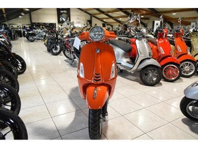 Vespa Primavera ORANGE PASTEL (2024) - Photo 2