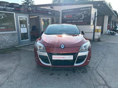 Renault Megane COUPE 2.0 ESSENCE 140CV AUTOMATIQUE (2010) - Photo 2