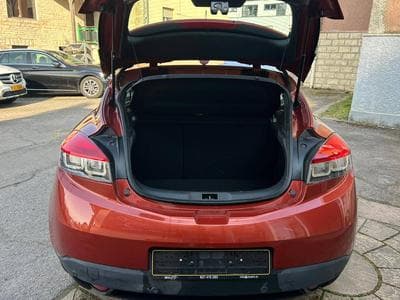 Renault Megane COUPE 2.0 ESSENCE 140CV AUTOMATIQUE (2010) - Photo 6