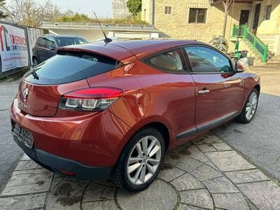 Renault Megane COUPE 2.0 ESSENCE 140CV AUTOMATIQUE (2010) - Photo 7