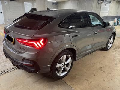 Audi Q3 S-Line (2025) - Photo 1