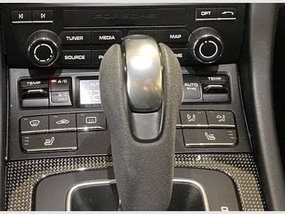 Porsche 911 991.2 Carrera 4 GTS - GRIS CRAIE, LIFT, ROUES AR DIRECTRICES (2018) - Photo 10