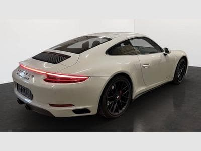 Porsche 911 991.2 Carrera 4 GTS - GRIS CRAIE, LIFT, ROUES AR DIRECTRICES (2018) - Photo 3