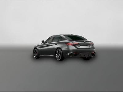 Alfa-Romeo Giulia (2024) - Foto 3