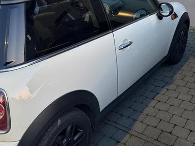 Mini Cooper (2010) - Photo 1