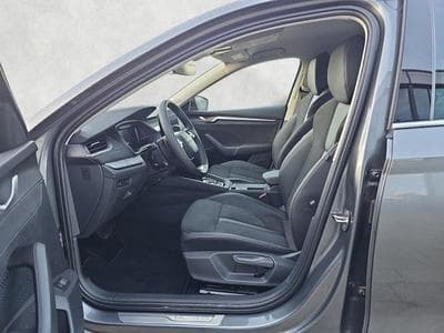 Skoda Octavia 2.0 TDI 110 kW Selection (2025) - Foto 9