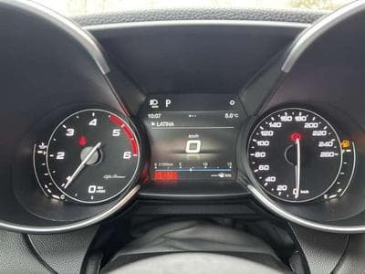 Alfa-Romeo Giulia 2.2 TURBO DIESEL - 150PS - AUTOMATIQUE - VENTE PRI (2018) - Foto 10