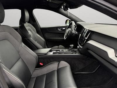 Volvo XC60 T5 R Design / Essence (2020) - Photo 15