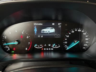 Ford Focus ST-Line (2023) - Foto 2