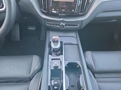 Volvo XC60 B5 Black Edition Plus / Essence (2025) - Photo 11