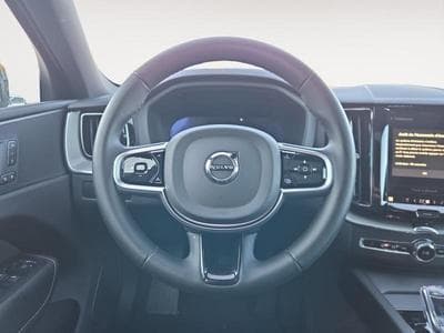 Volvo XC60 B5 Black Edition Plus / Essence (2025) - Photo 12