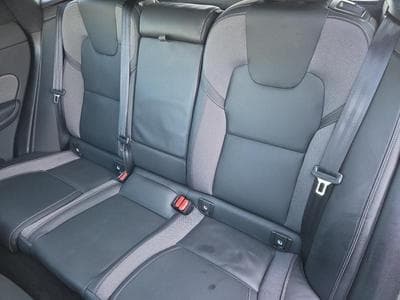 Volvo XC60 B5 Black Edition Plus / Essence (2025) - Photo 13