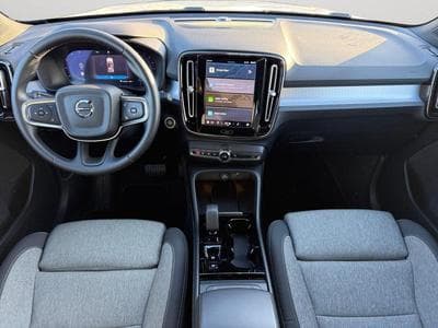 Volvo XC40 B3 Plus Dark / Essence (2024) - Photo 3