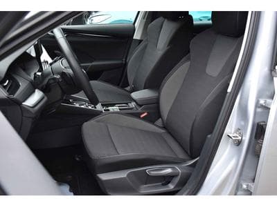 Skoda Octavia Combi 1.4 TSI PHEV DSG LANE GPS CAM KESSY 1° MAIN (2023) - Photo 6