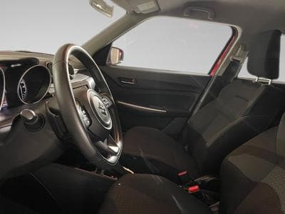 Suzuki Swift 1.2 GLX (2024) - Photo 4