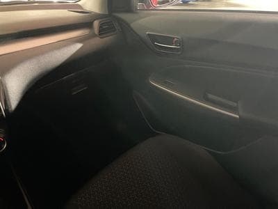 Suzuki Swift 1.2 GLX (2024) - Photo 9