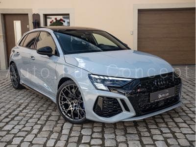 Audi RS3 Sportback Performance Edition 1 OF 300 (2023) - Photo 2