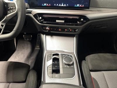 BMW 330 xDriveTouring (2025) - Photo 11