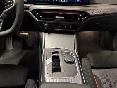 BMW 330 xDrive Touring (2025) - Photo 11