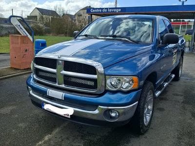 Dodge RAM 5.7 HEMI SLT (2004) - Foto 1