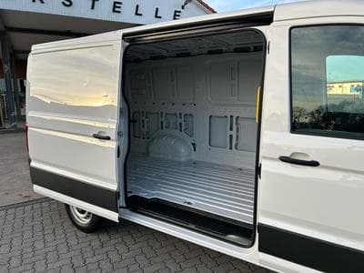 VW Crafter 30 2.0 TDI (2026) - Photo 15